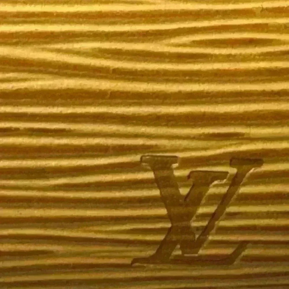 🔥🔥 Authentic Louis Vuitton Yellow Epi Mini Papillon LV Wristlet/Tote/Bag - Picture 8 of 14